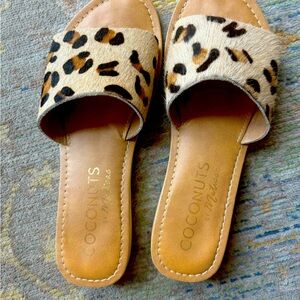 Coconuts by Matisse wedge slide. Great condition